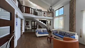 1 chambre, fer et planche Ă repasser
