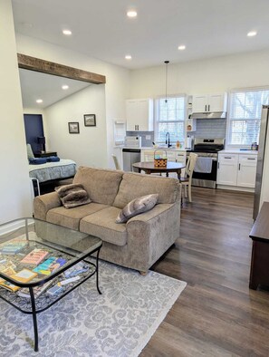 Interior - Cozy Guesthouse in Charlotte (Charlotte)