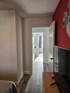 3 chambres, fer et planche Ă repasser, Wi-Fi, draps fournis