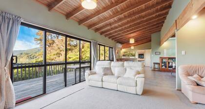 Moetapu Bay Bliss - Marlborough Sounds Retreat