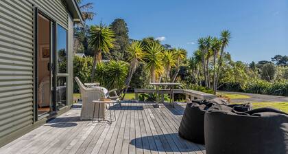 Wai Whare - Kūaotunu Holiday Home