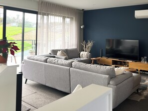 TV - Coastal Serenity - Langs Beach Holiday Home (Waipu)