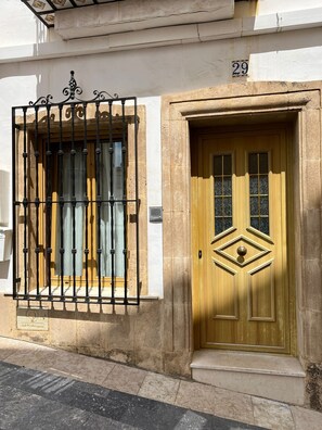 Exterior detail - House in Old Town | Steps from the Beach (Javea)