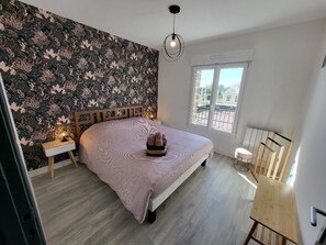 4 Schlafzimmer, Bügeleisen/Bügelbrett, WLAN, Bettwäsche