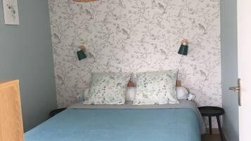 1 bedroom, soundproofing, iron/ironing board, travel crib