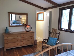 3 Schlafzimmer, Schreibtisch, Bügeleisen/Bügelbrett, Reisekinderbett