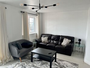 TV - Pass the Keys | Central 2 Bed flat in Edgeware with Parking (Edgware)