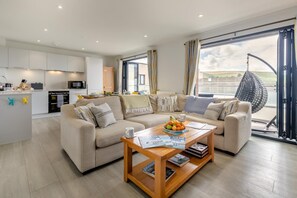 TV - 2 Bed in Woolacombe (oc-s29616) (Woolacombe)