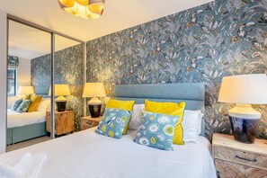 2 Schlafzimmer, Reisekinderbett, kostenloses WLAN, Bettwäsche