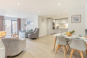 TV - 2 Bed in Woolacombe (oc-s29620) (Woolacombe)