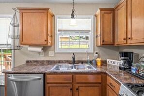 Micro-ondas, fogão, cooktop, lava-louças