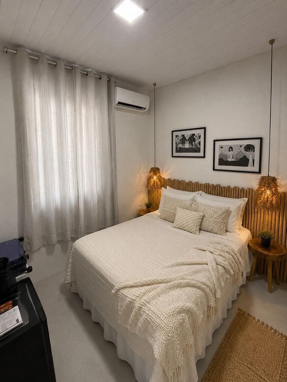 Quarto Duplo | Frigobar, individualmente decorados, Wi-Fi de cortesia