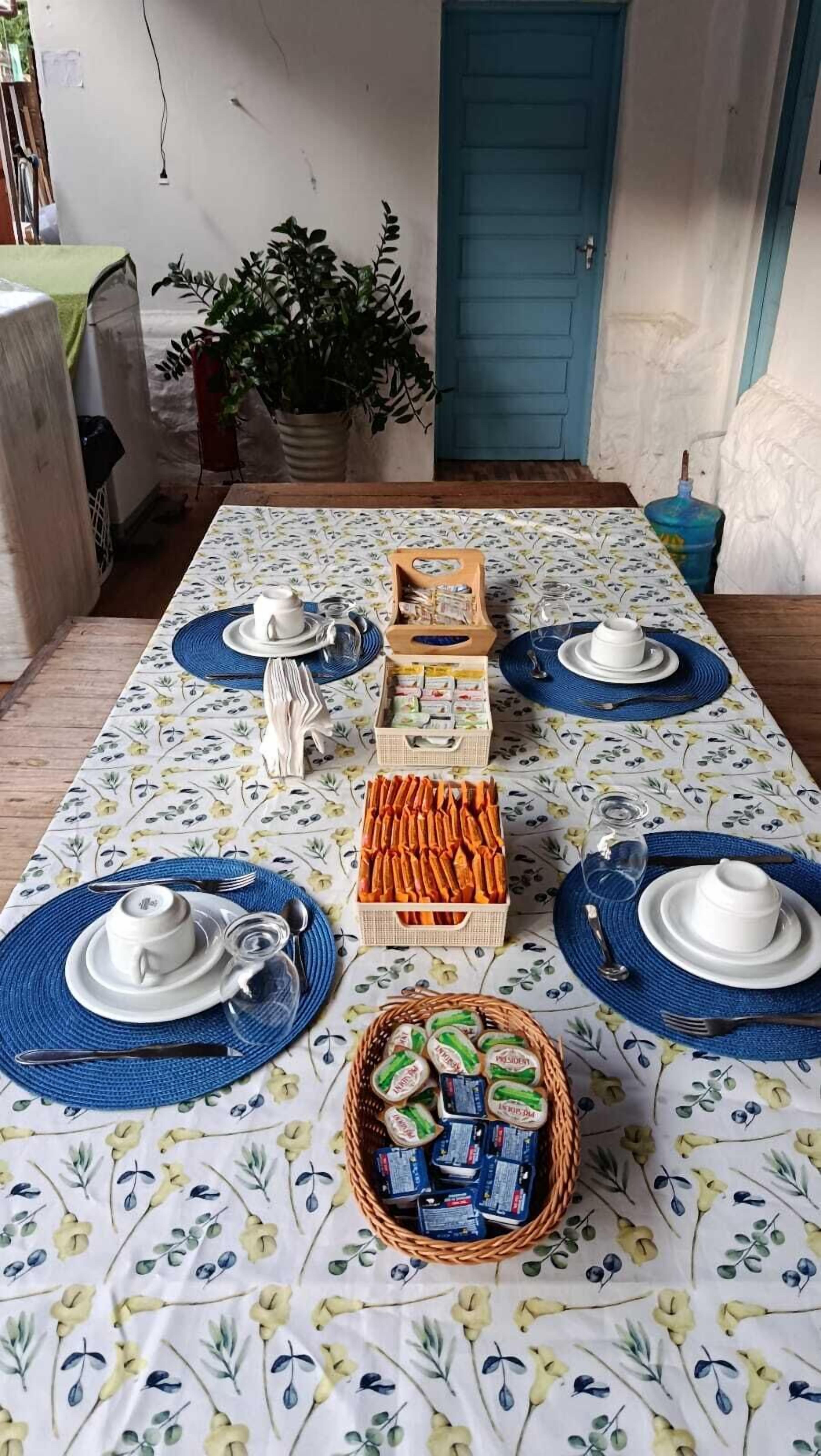 Café da manhã com buffet grátis todos os dias