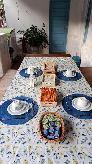 Free daily buffet breakfast  - Estrela Praia (Fernando de Noronha)