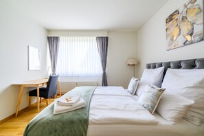 3 bedrooms, in-room safe, iron/ironing board, free WiFi - Apartment Arnold - Exclusive 3BR in Central Basel (Basel)