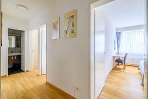 3 soveværelser, pengeskab på værelset, strygejern/strygebræt