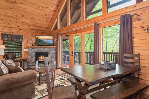 Wow! Black Bear Falls Cabin on Lovely Pond with Mountain View - NEW LISTING!