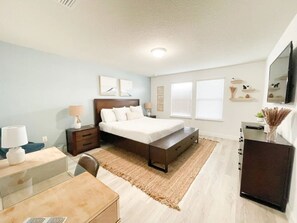 5 bedrooms, iron/ironing board, WiFi, bed sheets