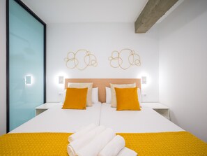 1 habitación, tabla de planchar con plancha, wifi gratis y ropa de cama 