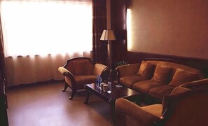 Living area - Tianxing Hotel (Lingshi)