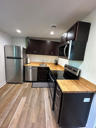 Modern Beach Retreat–Pet Friendly + Prime Location