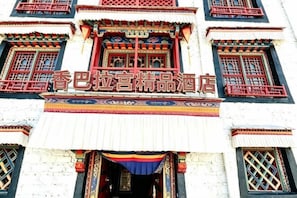 Ngoại thất