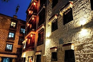 Interior - Shambhala Palace Hotel (Lhasa)