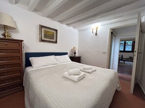 2 sovrum, strykjärn/strykbräda, wi-fi och sängkläder