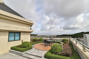 Outdoor dining - Ocean Rise Hotel (Yangjiang)