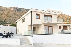 Front of property - Dubrovnik Panorama Luxury Villa (Ravno)