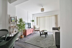 Exterior - Amber Vista 2 Bedroom Apartments (Cardiff)
