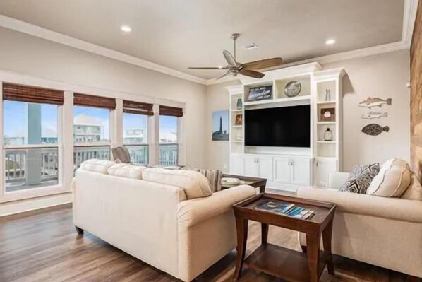 Smart TV - Boaters' paradise, direct access to the Intracoastal, East Bay and Gulf. (Bolivar Peninsula)