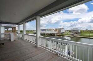 Property grounds - Boaters' paradise, direct access to the Intracoastal, East Bay and Gulf. (Bolivar Peninsula)