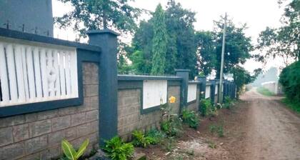 Private studio Apt. in peaceful Shanti Town w/ WiFi - Close to Mount Kilimanjaro