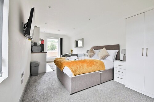 Stunning Studio In Converted Building