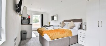 Stunning Studio In Converted Building