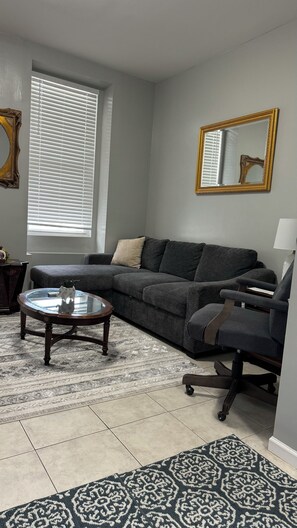Smart TV - Beautiful and stylish 1 bedroom apartment in the heart of Pilsen "CASA PILSEN" (Chicago)