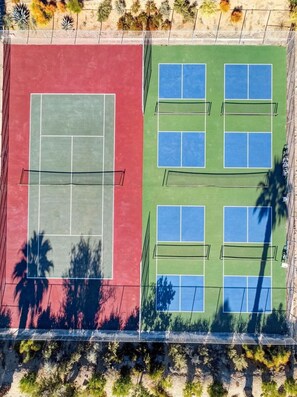 Sport court -  Resort Style 2bd 2b , Mountain View, Relaxing Spas, Golf & Tennis (Palm Springs)