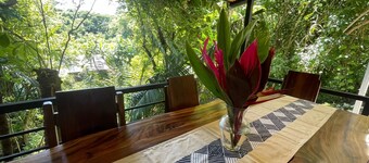 Casita Tulix: a cozy cabin with 1 bedroom and WiFi, AC in adorable Samara