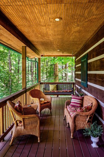 Secluded Log Cabin on 5 Acres | Wildlife & Forest Views 3BR, 2BA