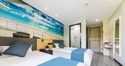 Shaoxing Shun'an Collection Hotel (Lu Xun's Hometown Yintai Branch)