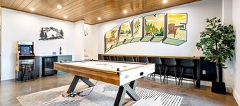 New Mtn View Cabin with Hot Tub and Games