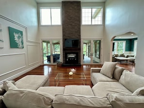 Smart TV, fireplace, computer monitors, printers - NORTH FORK DREAM HOME, 4,000 Sq Ft, 1 Acre, Heated Pool! (Southold)