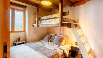 3 soverom, strykejern/-brett, reiseseng for barn og wi-fi (inkludert)