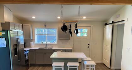 Charming 3-bedroom house in Puyallup with WiFi, AC