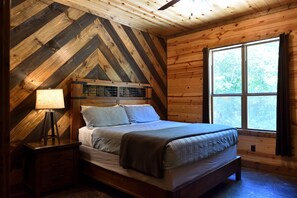 5 bedrooms, iron/ironing board, WiFi, bed sheets - Sunset at Wildflower Creek, a Rustic Lodge 4 king bedrooms + 6 other beds (Broken Bow)