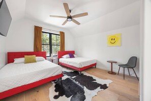 4 bedrooms, iron/ironing board, free WiFi, bed sheets