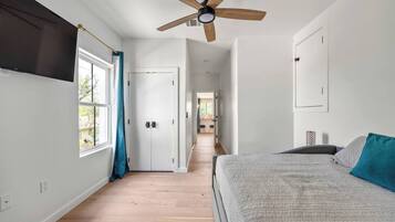 4 chambres, fer et planche à repasser, Wi-Fi, draps fournis