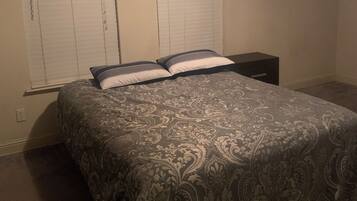 Room | Individually decorated, individually furnished, iron/ironing board