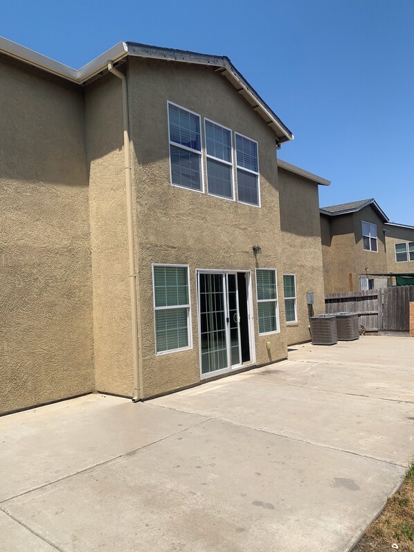 Room | Terrace/patio - Peaceful and Clean in Merced California (Merced)